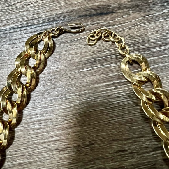Vintage Monet Gold Tone Double Link Chain Necklace - Picture 2 of 3
